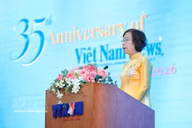 Director General of Vietnam News Agency Vu Viet Trang speaks at the ceremony marking 35 years of Viet Nam News' first issue on June 17. (Photo: VNA)