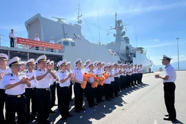 The send-off ceremony for Naval Ship 016 – Quang Trung and its accompanying delegation at Cam Ranh Port on the afternoon of February 23. (Photo: qdnd.vn)