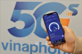 Operating on the 3.700 – 3.800 MHz frequency band, VinaPhone 5G is the fastest internet service in Vietnam. (Photo: VNA) 
