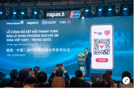 China and Vietnam launch a bilateral QR code payment service in Hanoi on December 2, 2025 (Photo: Xinhua/VNA)