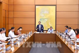 Prime Minister Pham Minh Chinh speaks at the group discussion on May 23 morning. (Photo: VNA)