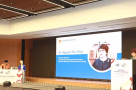 Nguyen Thu Thuy, Director of the Department of International Cooperation under the Ministry of Education and Training, delivers a speech during the discussion at APAIE. (Photo: VNA)