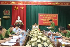 Deputy Foreign Minister Dang Hoang Giang, a member of the 2025 Amnesty Advisory Council (second phase), on August 7 has a working session with managers and staff of Thanh Xuan Prison in Hanoi. (Photo: VNA)