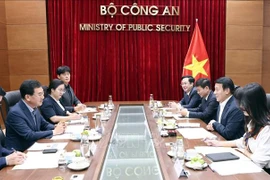 Minister of Public Security General Luong Tam Quang receives Shin Jung Hoon, Chairman of the Public Administration and Security Committee of the National Assembly of the Republic of Korea (RoK), in Hanoi on August 19. (Photo: VNA)
