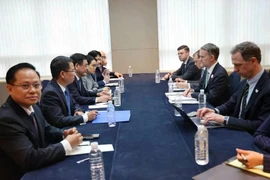 Ministerial-level negotiation session between Vietnamese Minister of Industry and Trade Nguyen Hong Dien and US Trade Representative Jamieson Greer (Photo: VNA)