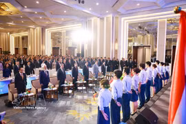 Vietnamese Prime Minister Le Minh Hung, along with Lao Prime Minister Sonexay Siphandone; Cambodian Prime Minister Hun Manet; Thai Prime Minister Anutin Charnvirakul; Timor-Leste Prime Minister Kay Rala Xanana Gusmão; and ASEAN Secretary-General Kao Kim Hourn, pose for a group photo with the speakers. (Photo: VNA)