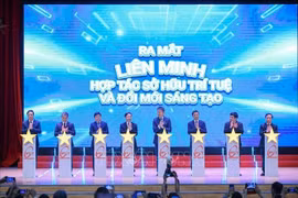 The launch of the IP and innovation cooperation alliance at the dialogue in Hanoi on September 26 (Photo: VNA)