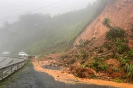 Landslides on the Ho Chi Minh Road's section crossing Quang Tri province (Photo: VNA)
