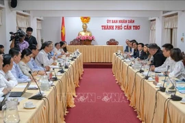 The working session between Can Tho leaders and an AusCham delegation on June 24 (Photo: VNA)