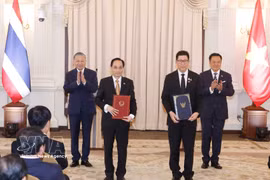 General Secretary of the Communist Party of Vietnam Central Committee and President of Vietnam To Lam and Prime Minister of Thailand Anutin Charnvirakul witness the exchange of an Action Programme for implementing the Vietnam-Thailand Comprehensive Strategic Partnership for the 2026-2031 period on May 28. (Photo: VNA)