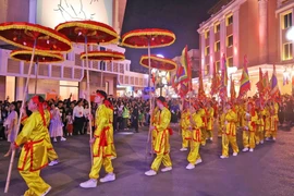 A street parade at Hanoi Creative Design Festival (Photo: hanoimoi)