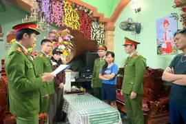 Lai Chau's police executes an arrest warrant and detains Nguyen Thi Nga (Photo: VNA)