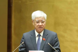President of the Vietnam Fatherland Front (VFF) Central Committee Do Van Chien speaks at the session. (Photo: VNA)