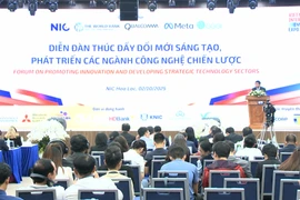 Deputy Prime Minister Nguyen Chi Dung addresses the Forum on “Promoting Innovation and Developing Strategic Technology Sectors” on October 2, 2025. (Photo: baochinhphu.vn)