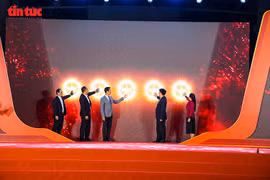 Delegates at the opening ceremony of the Hanoi shopping festival 2025. (Photo: VNA)