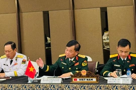 Sen. Lieut. Gen. Hoang Xuan Chien, Deputy Minister of National Defence of Vietnam (centre), speaks at the 4th Vietnam-Indonesia defence policy dialogue in Jakarta (Photo: VNA)