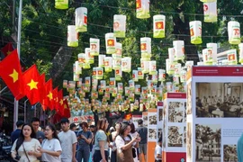 Festivals contribute to introducing and promoting destinations, products, services, and tourism gifts of Hanoi. (Photo: VNA).