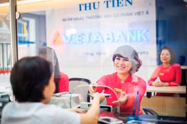 A VietABank transaction office. HoSE has approved VietABank’s listing of nearly 540 million VAB shares. (Photo: VietABank)