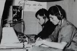 Telegraphers of the Liberation Press Agency is transmitting and receiving news. (Photo: VNA