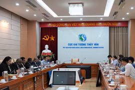 At the working session (Photo: Vietnam Meteorological and Hydrological Administration)