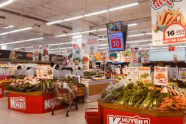 Food prices surged in the localities directly hit by post-storm floods. (Photo: VietnamPlus)