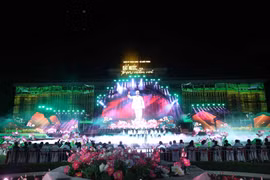A performance at the grand art programme in HCM City on April 20. (Photo: VNA)