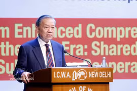 General Secretary of the Communist Party of Vietnam Central Committee and State President To Lam delivers the policy speech at the Indian Council of World Affairs (Photo: VNA)