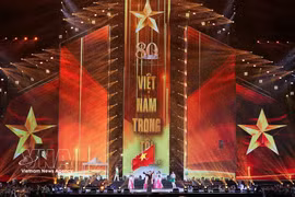 A performance at the grand concert themed “Viet Nam trong toi” (Vietnam in Me) is held last August, marking the opening of a series of activities celebrating the 80th anniversary of National Day. (Photo: VNA)