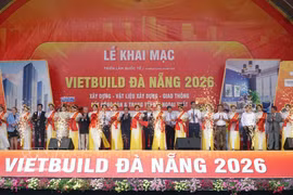 Delegates cut the ribbon to open the Vietbuild Da Nang International Exhibition 2026. (Photo: VNA)