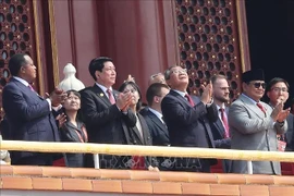 State President Luong Cuong (second from left) and leaders of other countries attend the military parade commemorating the 80th anniversary of the world people’s victory over fascism (Photo: VNA)