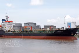 Importing fuel products at a distribution point at Hai Phong Port. (Photo: VNA)