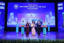 At the I4.0 Awards 2025 ceremony (Photo: nhandan.vn)