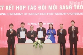 At the signing ceremony of innovation partnership agreement (Photo: nhandan.vn)