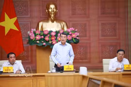 Prime Minister Le Minh Hung chairs a working session with the Hanoi People's Committee and ministries on rental housing development in the capital on May 25, 2026. (Photo: VNA)