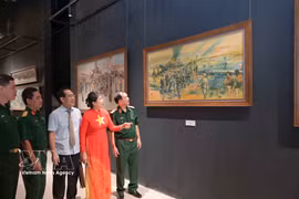 Recreating the historical journey of Vietnam through the art exhibition "Historical Days". (Photo: VNA)