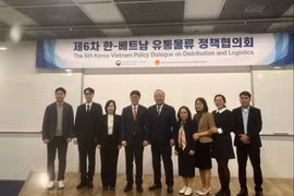 Delegates at the policy dialogue (Photo: VNA)