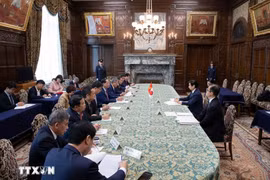 At the meeting between Vietnamese NA Vice Chairman Tran Quang Phuong and President of the House of Councillors of Japan Sekiguchi Masakazu. (Photo: VnA)