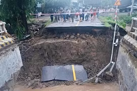 Typhoon Kalmaegi leaves 12 people dead or injured