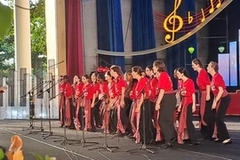 Chorale senior du CEAO from Canada team, conducted by Maxime Bégin, perform at the awards. (Photo: VNA) 