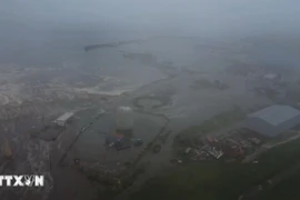 Tsunami wave causes flooding in Russian coastal town of Severo-Kurilsk after a powerful earthquake struck off the country’s far eastern Kamchatka Peninsula on July 30. (Photo: AA/VNA)