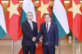 National Assembly Chairman Tran Thanh Man (right) and Speaker of the Hungarian National Assembly Kover Laszlo in Hanoi on October 20, 2025 (Photo: VNA)