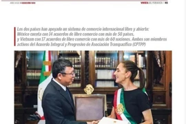 Vietnamese Ambassador Nguyen Van Hai (L) and Mexican President Claudia Sheinbaum on Voces Del Periodista newspaper. (Screenshot by VNA)