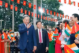 General Secretary of the Communist Party of Vietnam Central Committee and State President To Lam meets with staff of the Vietnamese Embassy and representatives of the Vietnamese community in India on May 5, 2026. (Photo: VNA)