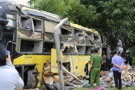The crash resulted in 10 deaths and 15 people injured. (Photo: VNA)
