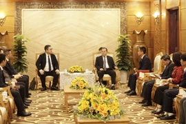 Secretary of the Party Committee of Cao Bang Quan Minh Cuong receives leaders of businesses from Guangxi (China) on July 21. (Source: baocaobang.vn)