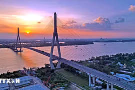 Can Tho bridge is built with ODA from the Japanese Government and counterpart capital from the Vietnamese Government. (Photo: VNA)