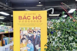 The cover of Ke Chuyen Bac Ho (Telling Stories about Uncle Ho), a bilingual picture book published by Kim Dong Publishing House. (Photo courtesy of Kim Đồng Publishing House)