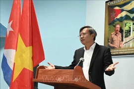 Vietnamese Ambassador to Cuba Le Quang Long highlights Vietnam’s “four no’s” defence policy at the seminar held at the National Defence College of Cuba. (Photo: VNA)