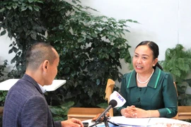 Chey Beaupha, Vice President of the Cambodia- Vietnam Alumni Association (CAVA) grants interview to the Vietnam News Agency. (Photo: VNA)