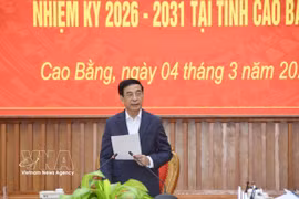 General Phan Van Giang, Politburo member and Minister of National Defence, speaks at a working session with Cao Bang province's authorities (Photo: VNA)